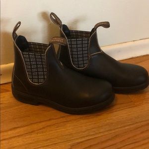 Blundstones